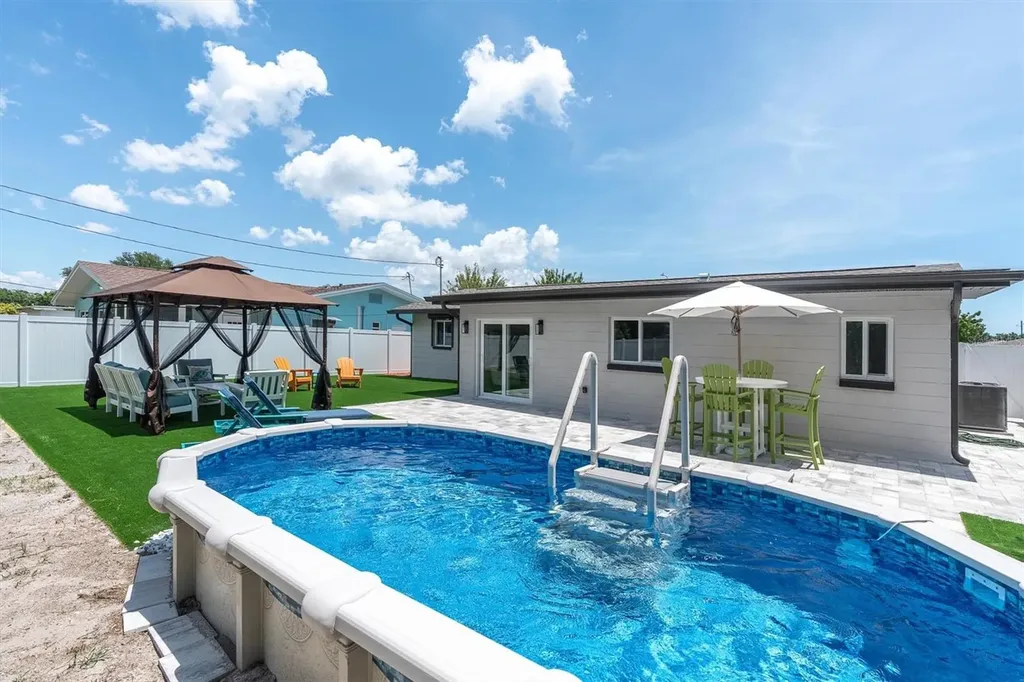 11133 100th Avenue Seminole FL 33772