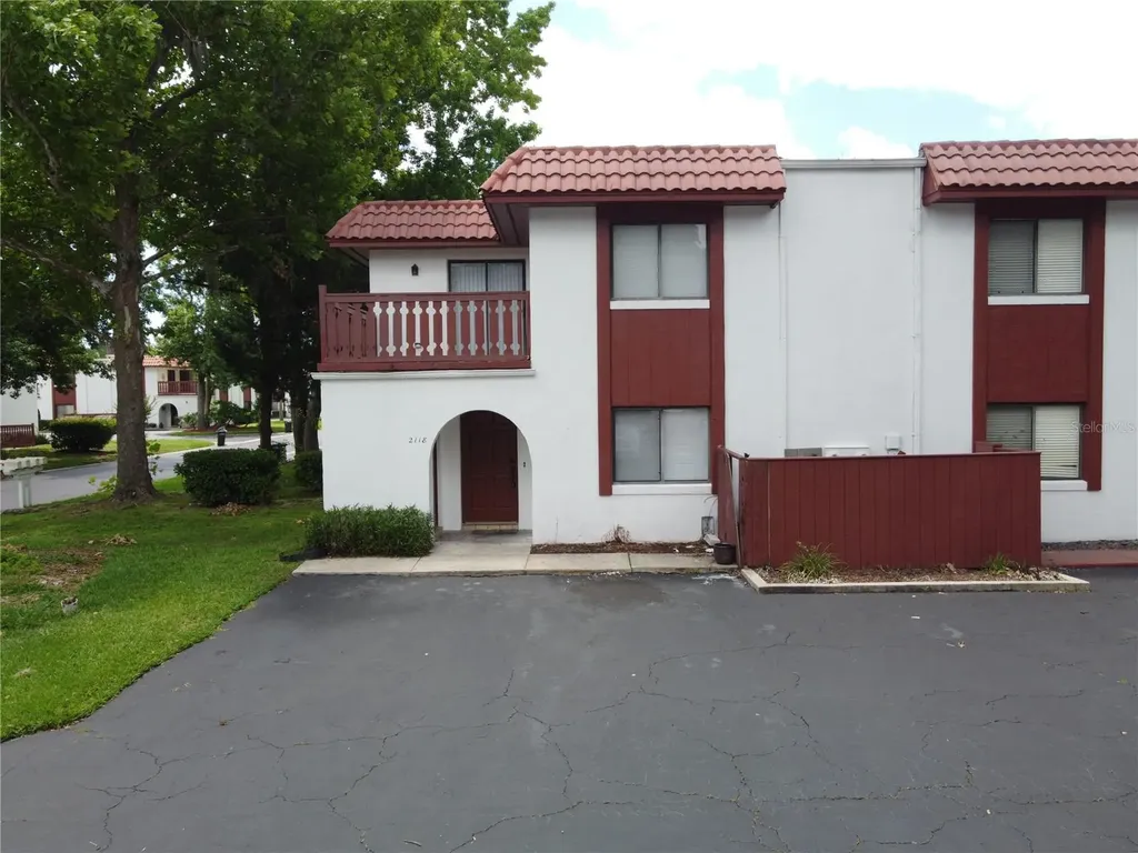 2118 Oak Meadow Circle South Daytona FL 32119