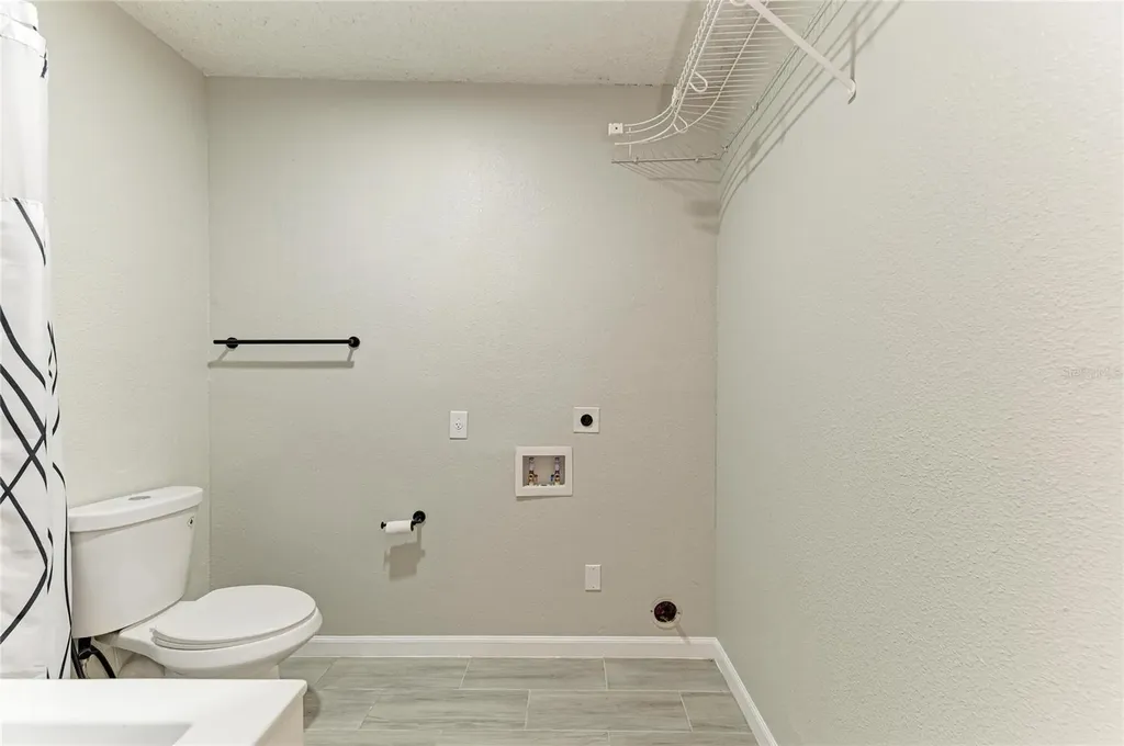 939 N Lockwood Ridge Road Sarasota FL 34237