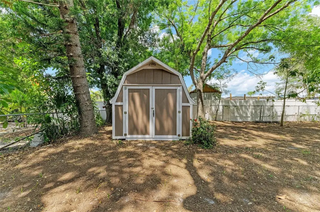939 N Lockwood Ridge Road Sarasota FL 34237