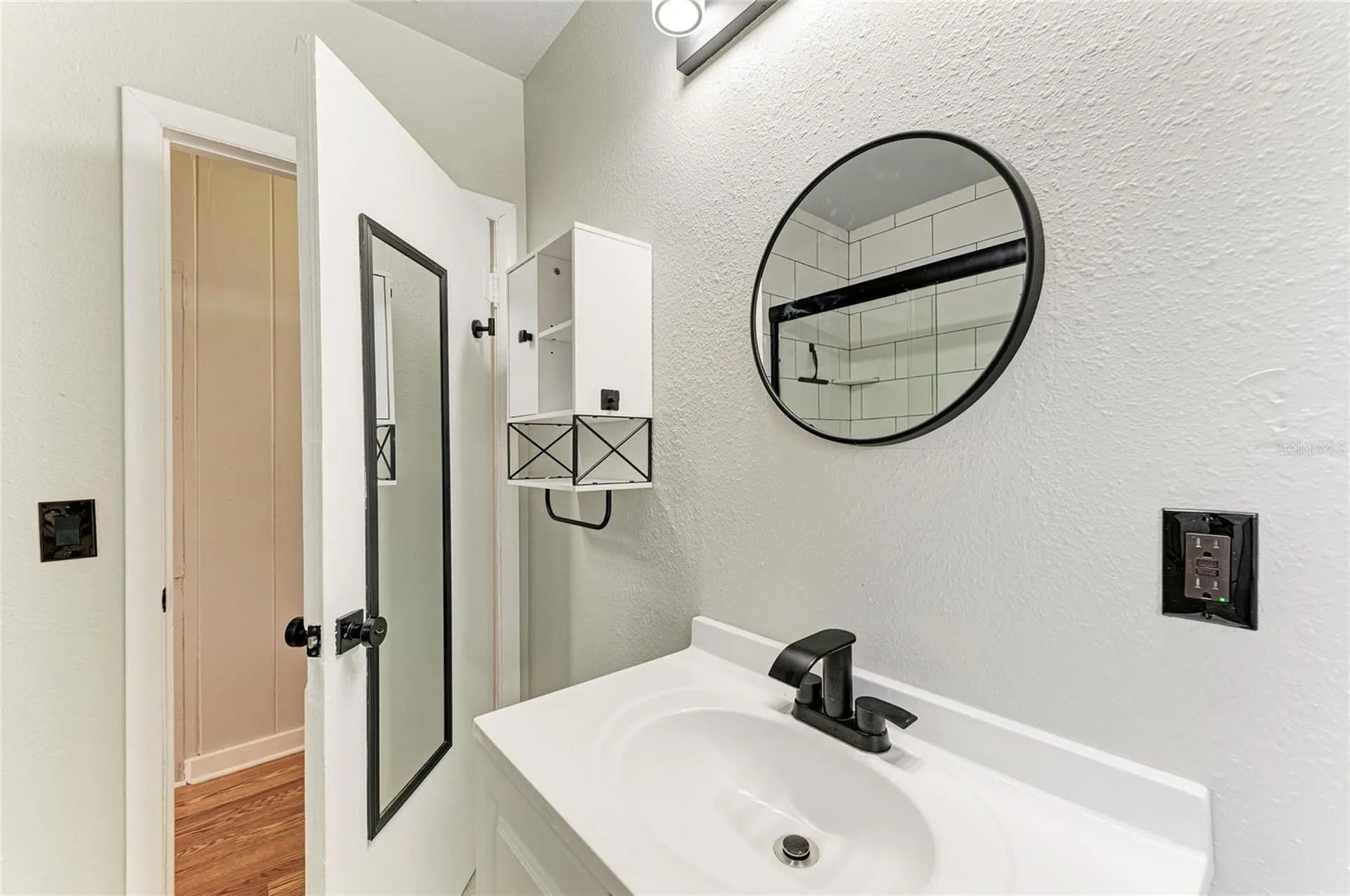 939 N Lockwood Ridge Road Sarasota FL 34237