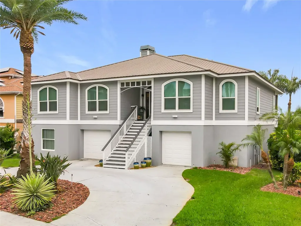 2021 North Pointe Alexis Drive Tarpon Springs FL 34689
