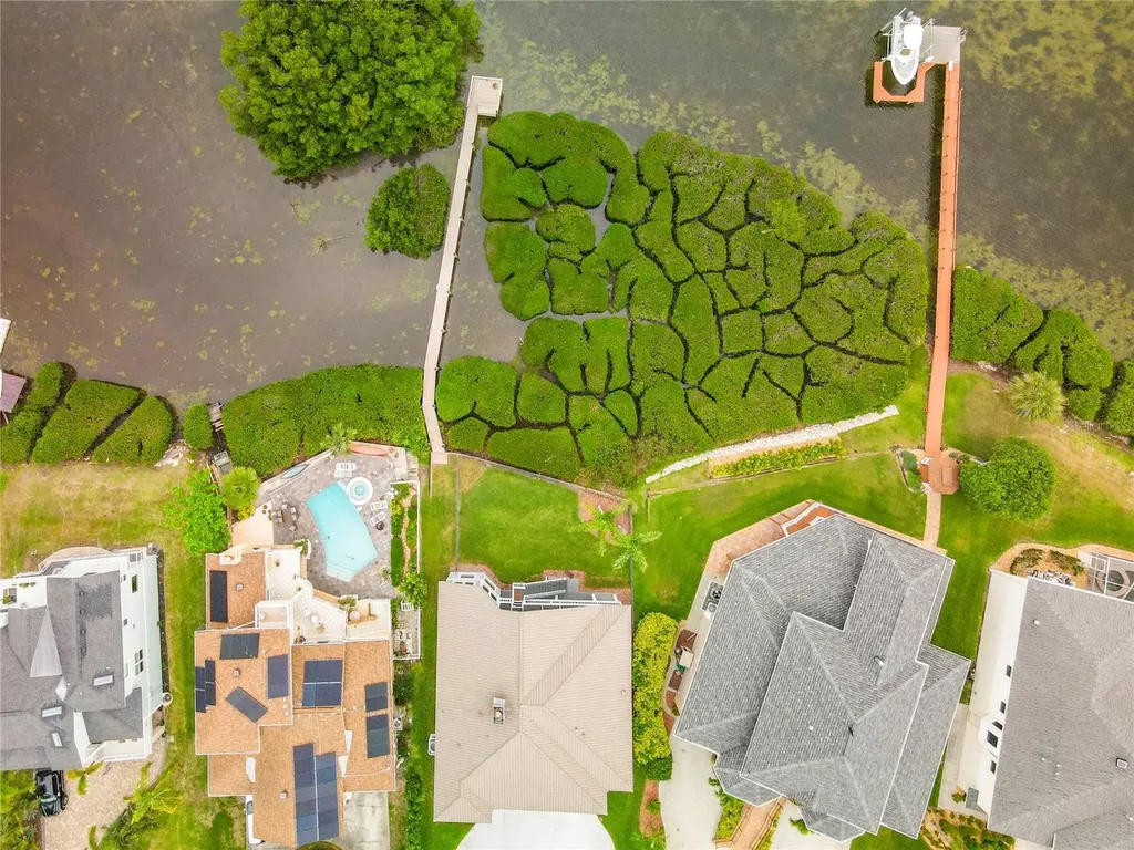 2021 North Pointe Alexis Drive Tarpon Springs FL 34689