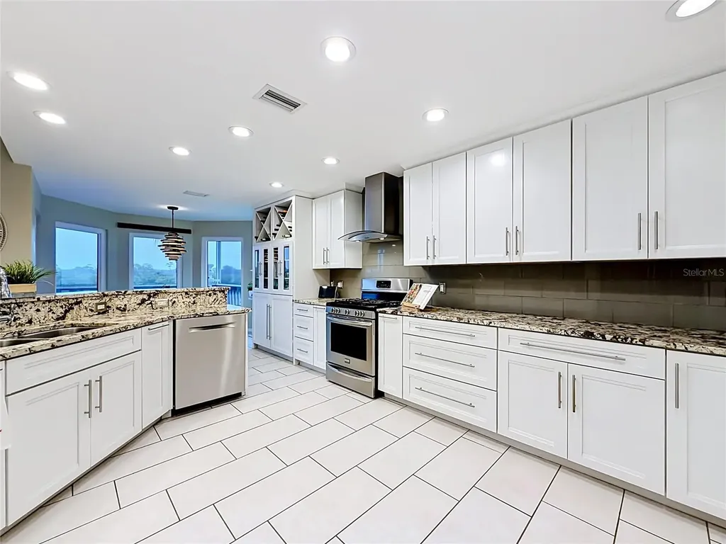 2021 North Pointe Alexis Drive Tarpon Springs FL 34689