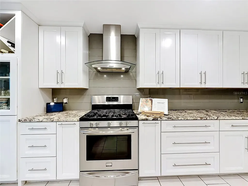 2021 North Pointe Alexis Drive Tarpon Springs FL 34689