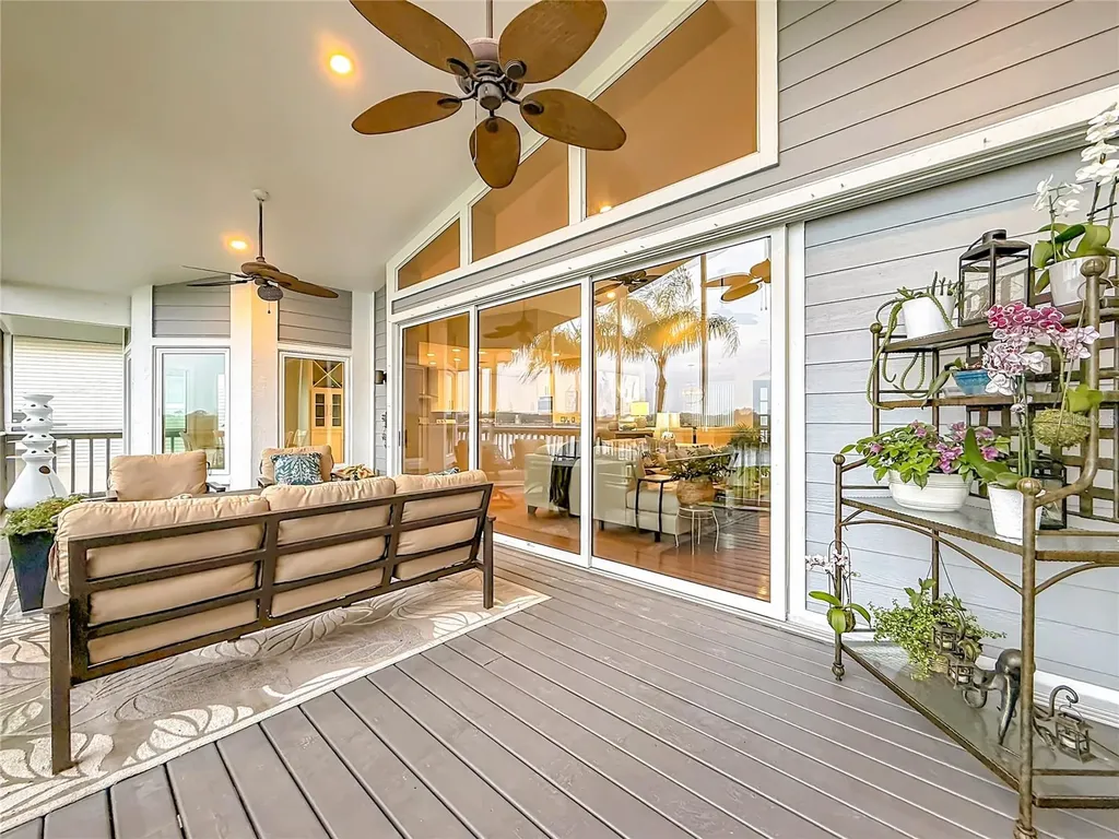 2021 North Pointe Alexis Drive Tarpon Springs FL 34689