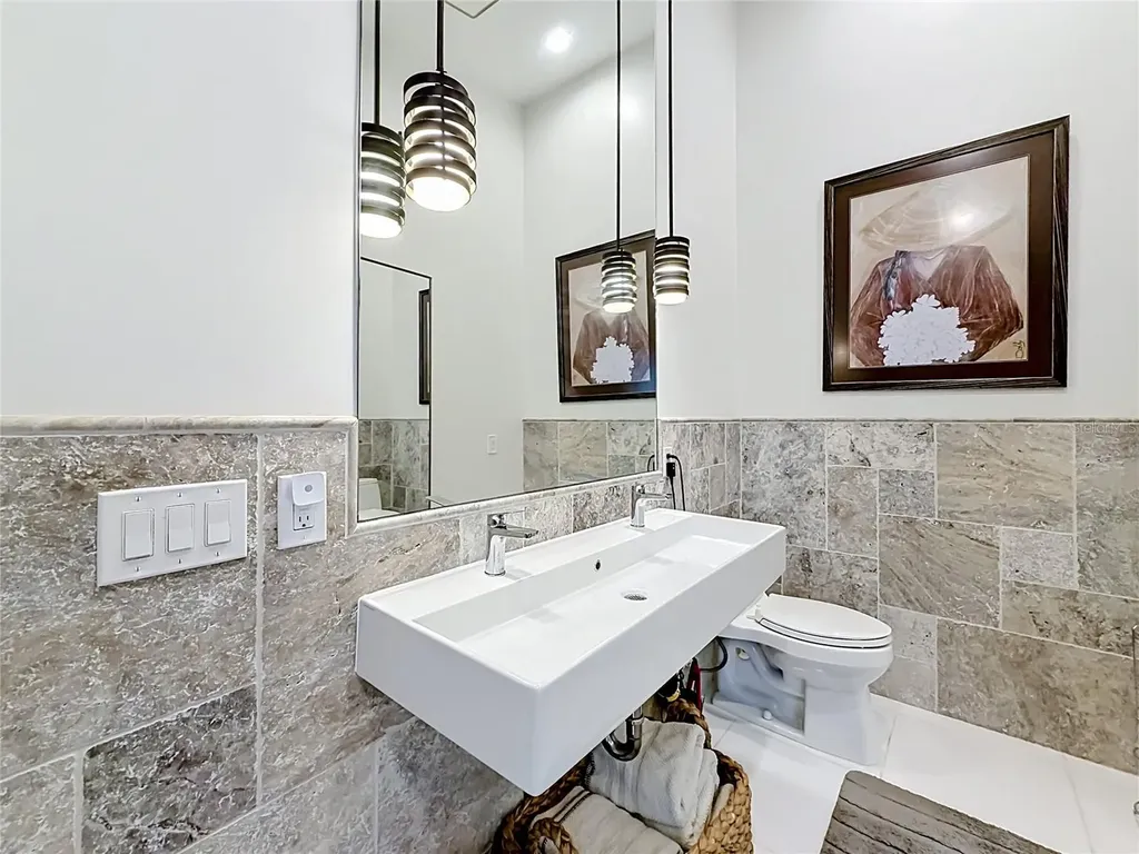2021 North Pointe Alexis Drive Tarpon Springs FL 34689