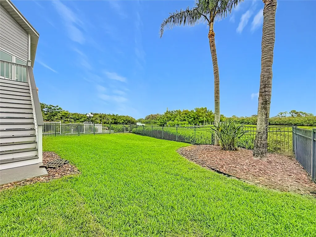 2021 North Pointe Alexis Drive Tarpon Springs FL 34689