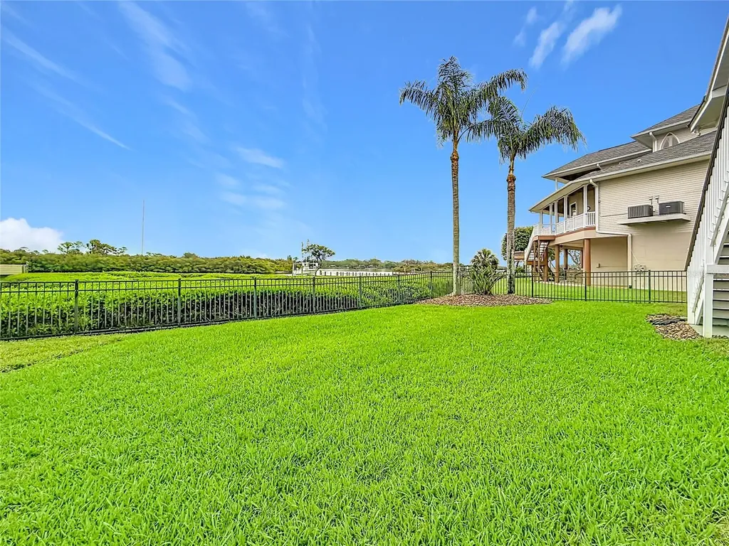 2021 North Pointe Alexis Drive Tarpon Springs FL 34689