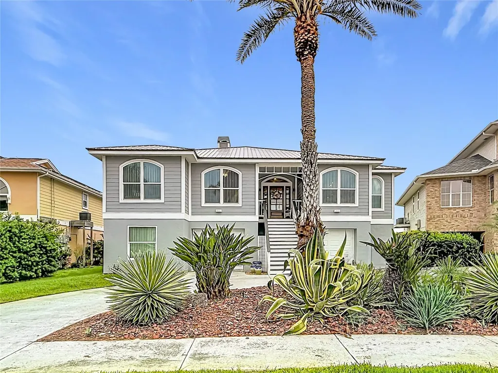 2021 North Pointe Alexis Drive Tarpon Springs FL 34689