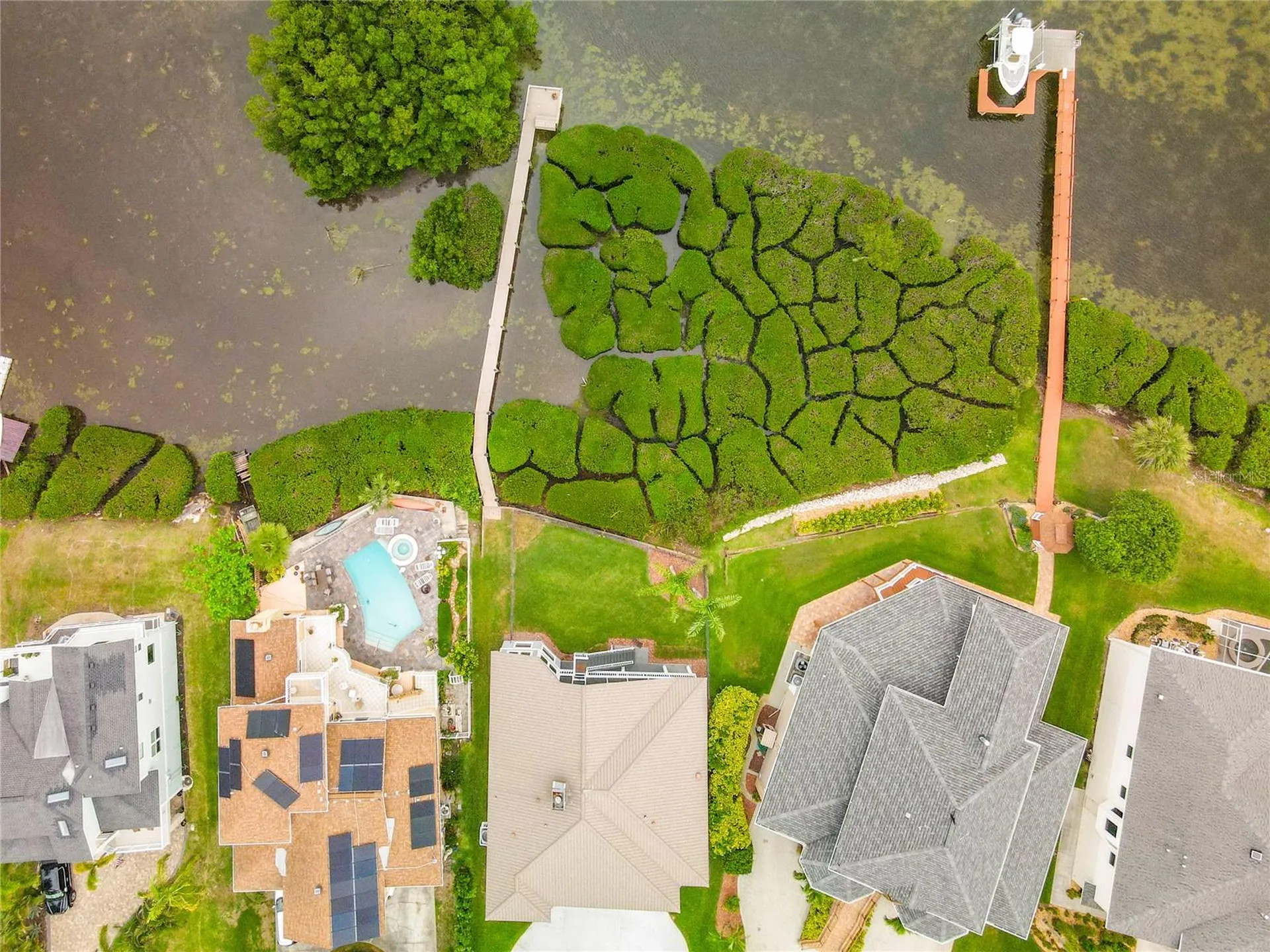 2021 North Pointe Alexis Drive Tarpon Springs FL 34689