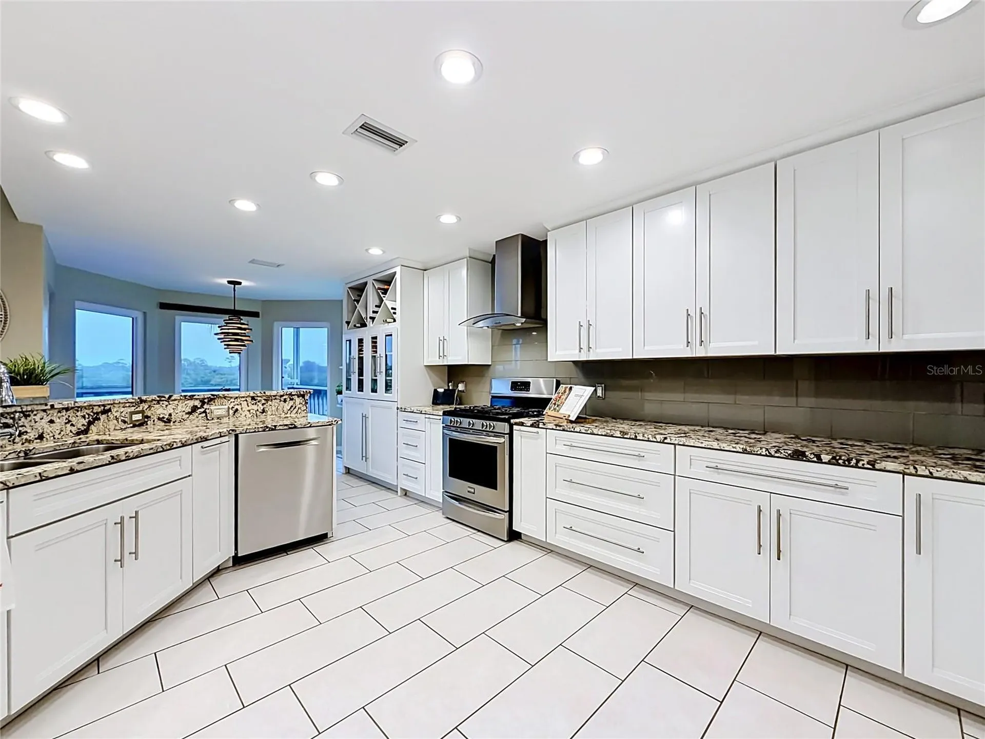 2021 North Pointe Alexis Drive Tarpon Springs FL 34689