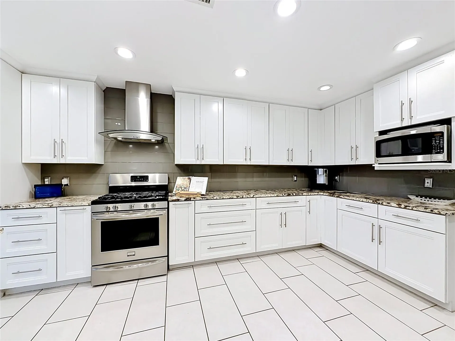 2021 North Pointe Alexis Drive Tarpon Springs FL 34689
