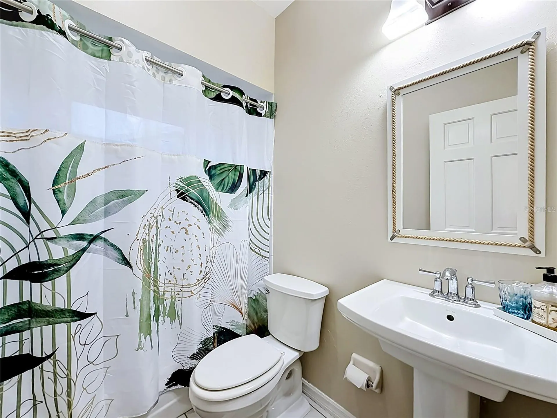 2021 North Pointe Alexis Drive Tarpon Springs FL 34689