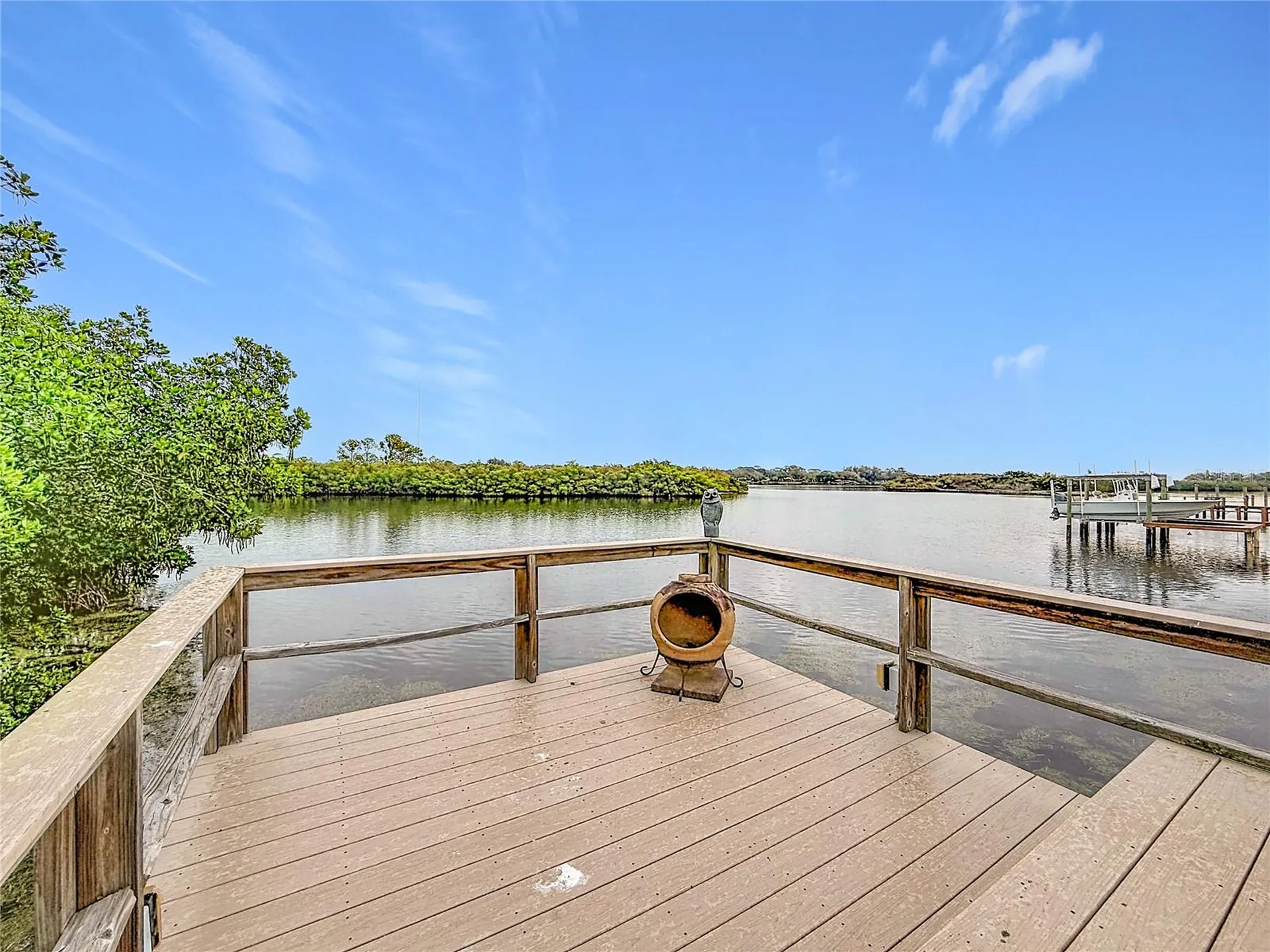 2021 North Pointe Alexis Drive Tarpon Springs FL 34689