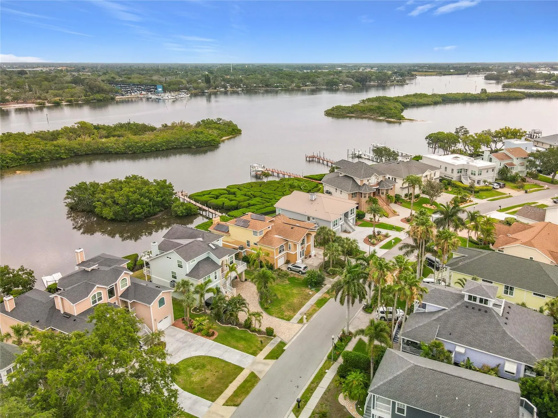 2021 North Pointe Alexis Drive Tarpon Springs FL 34689