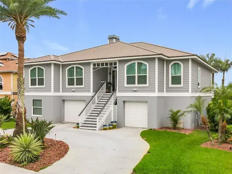 2021 North Pointe Alexis Drive Tarpon Springs FL 34689
