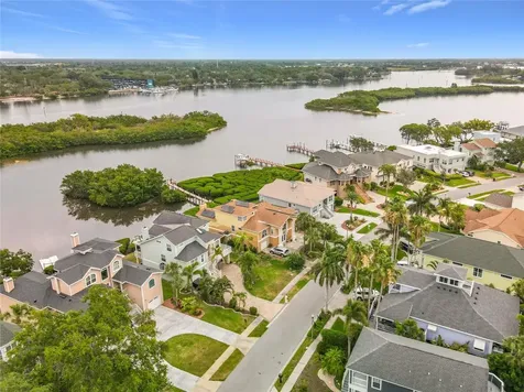 2021 North Pointe Alexis Drive Tarpon Springs FL 34689