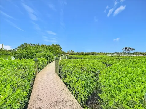2021 North Pointe Alexis Drive Tarpon Springs FL 34689