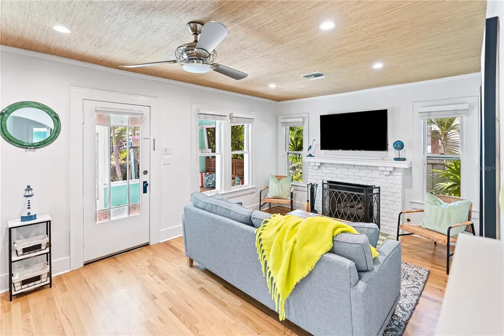 642 Ohio Place Sarasota FL 34236