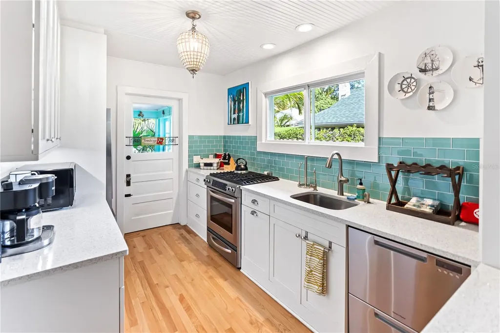 642 Ohio Place Sarasota FL 34236