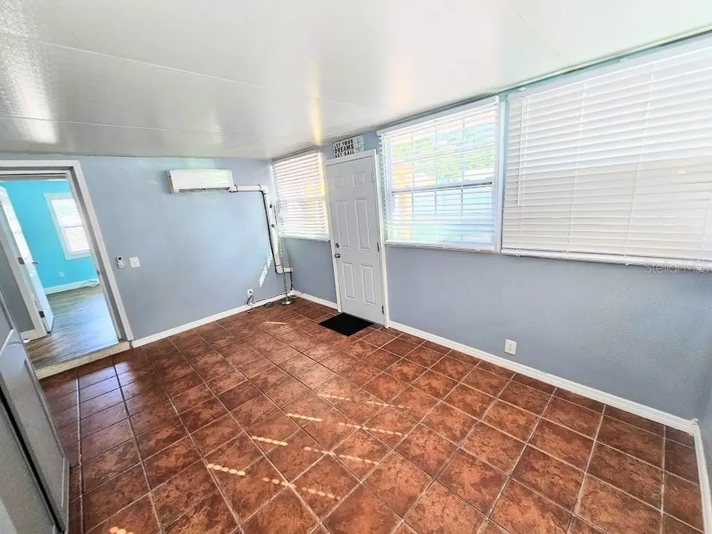 11347 70th Terrace Seminole FL 33772