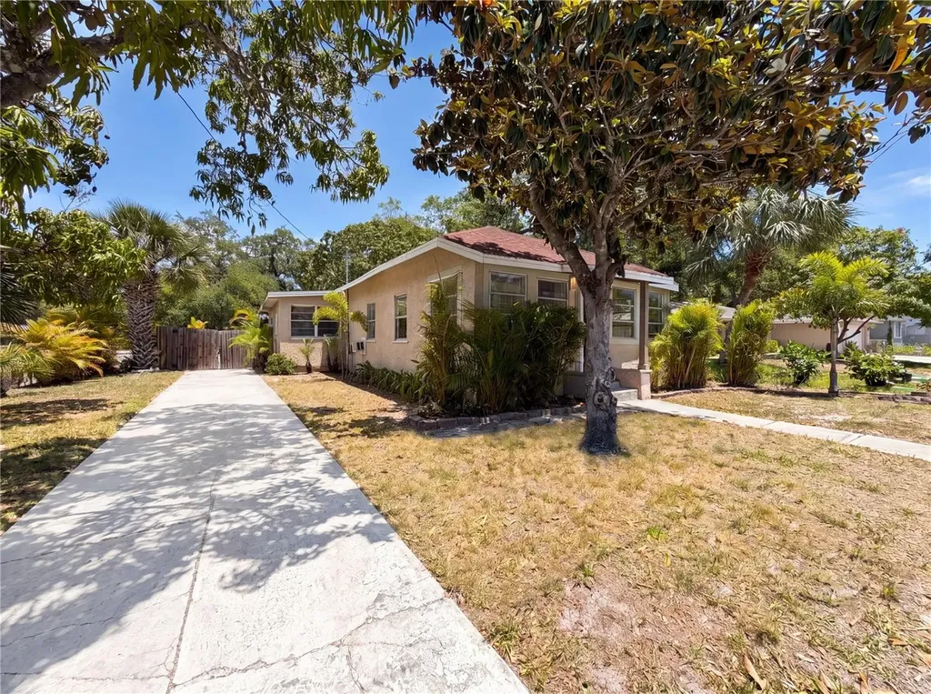 2228 N Orange Avenue Sarasota FL 34234