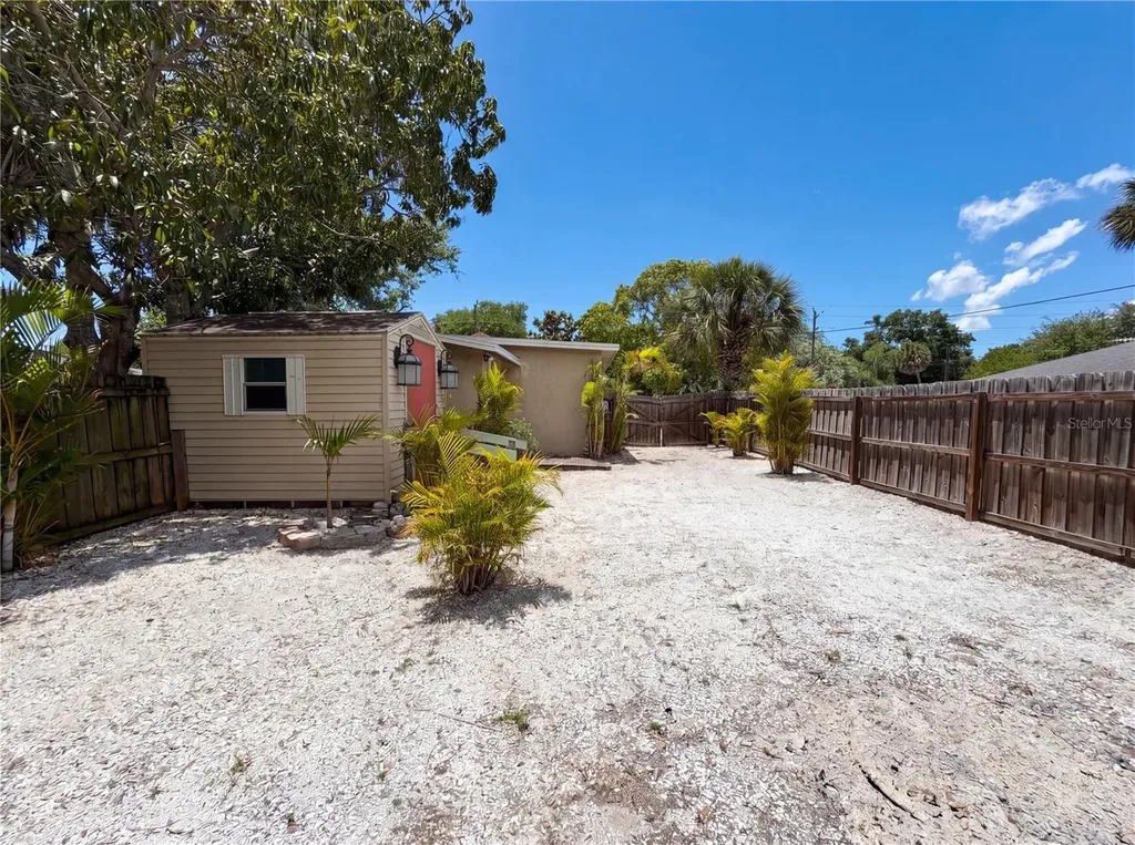 2228 N Orange Avenue Sarasota FL 34234