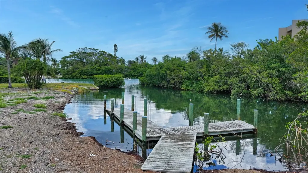 6660 & 6664 & 6670 Gulf Of Mexico Drive Longboat Key FL 34228