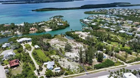 6660 & 6664 & 6670 Gulf Of Mexico Drive Longboat Key FL 34228