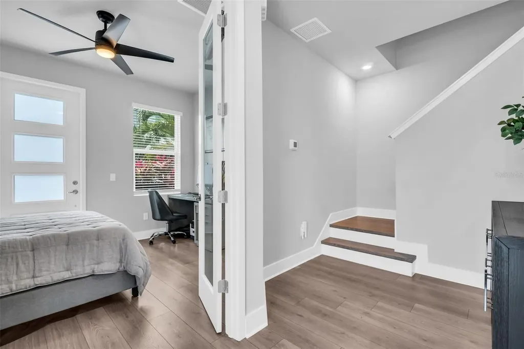 2851 1st Avenue S St Petersburg FL 33712