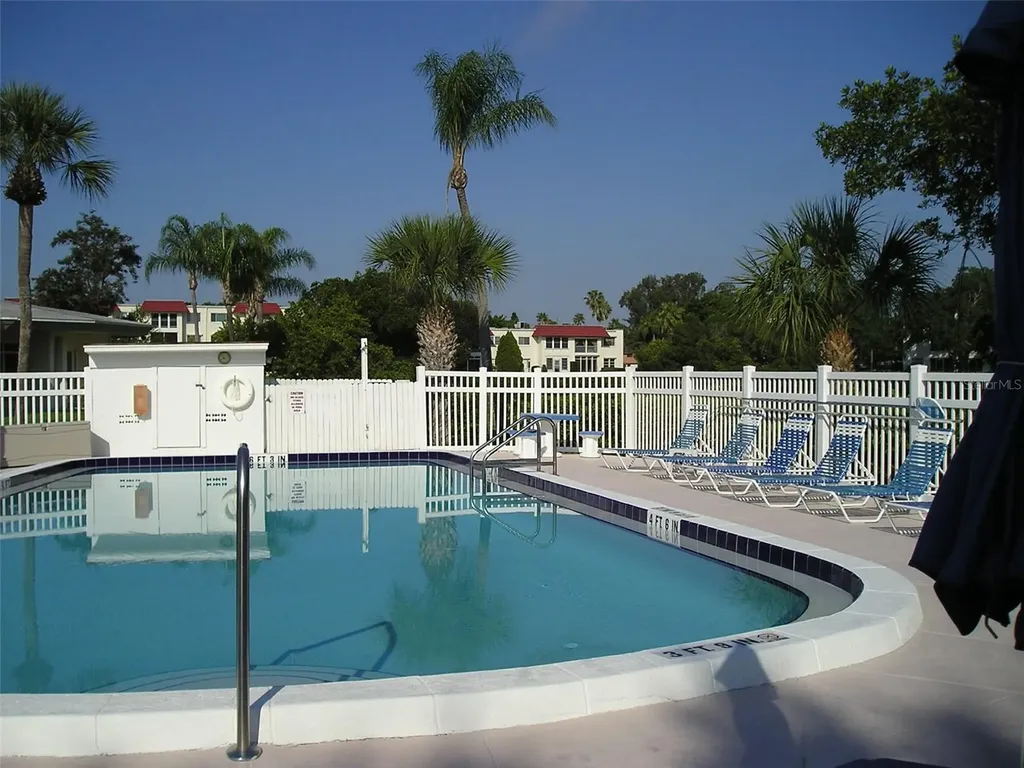 4570 Overlook Dr NE St Petersburg FL 33703