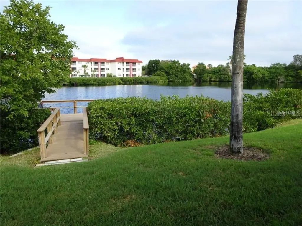 4570 Overlook Dr NE St Petersburg FL 33703