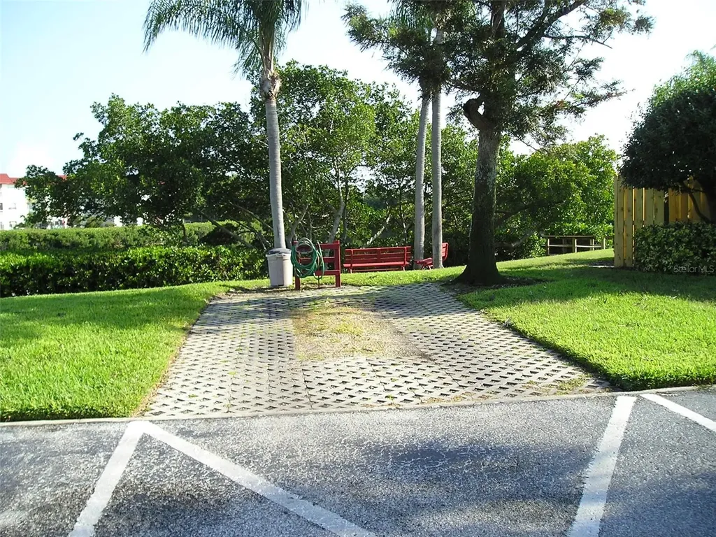 4570 Overlook Dr NE St Petersburg FL 33703