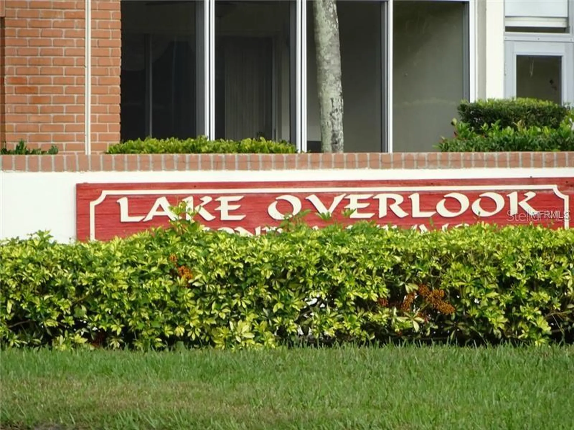4570 Overlook Dr NE St Petersburg FL 33703