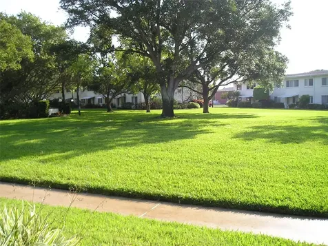 4570 Overlook Dr NE St Petersburg FL 33703