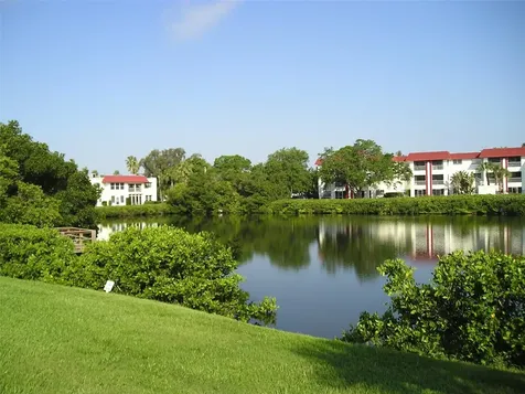 4570 Overlook Dr NE St Petersburg FL 33703