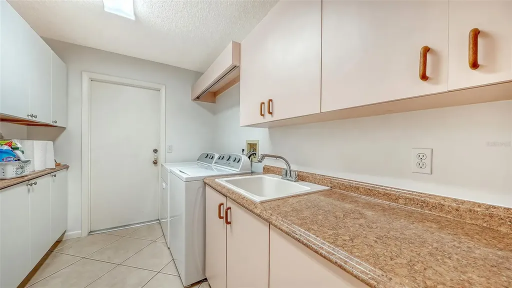 4871 Winterhaven Drive Sarasota FL 34233