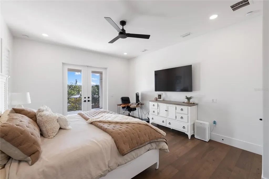 4634 Higel Avenue Sarasota FL 34242