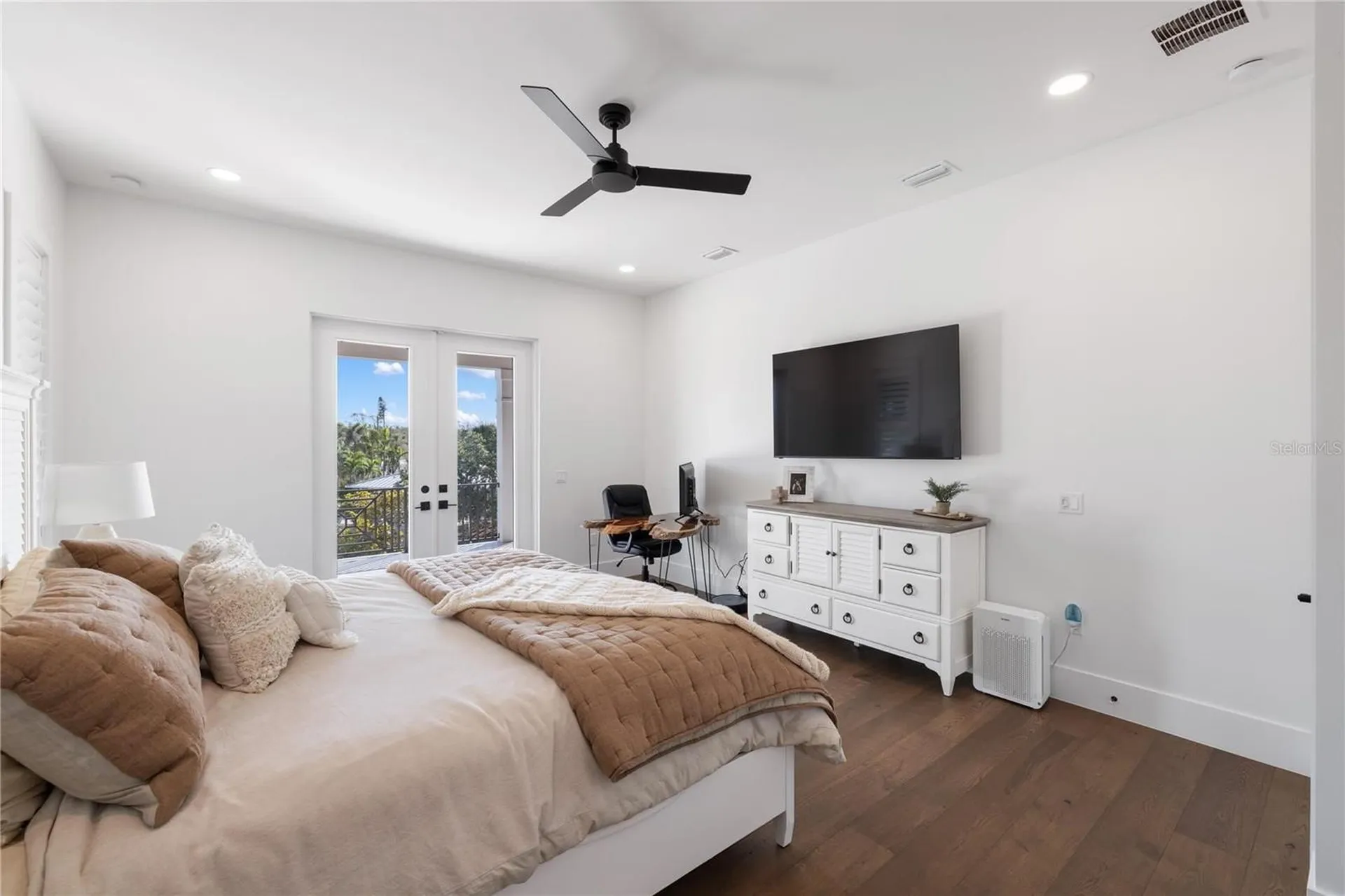 4634 Higel Avenue Sarasota FL 34242