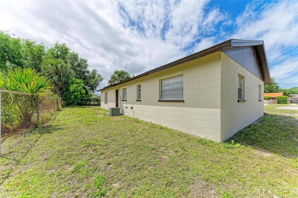 3012 Clay Circle Sarasota FL 34234