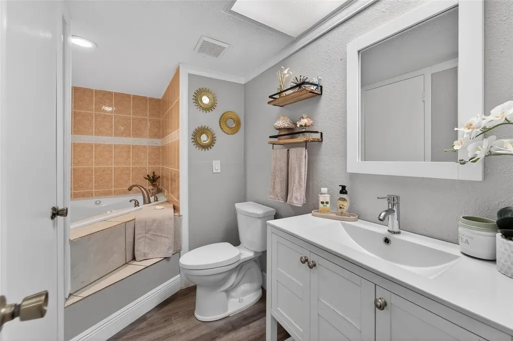 2711 Bellwood Drive Brandon FL 33511