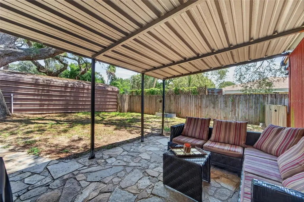 2711 Bellwood Drive Brandon FL 33511