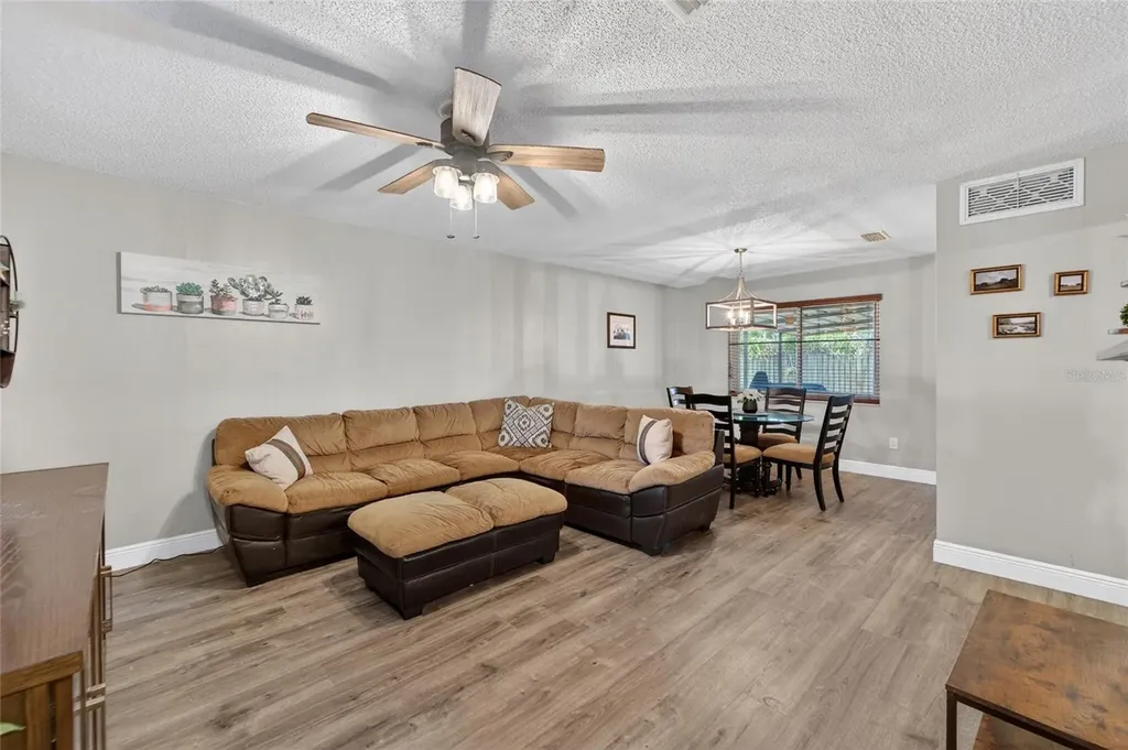 2711 Bellwood Drive Brandon FL 33511