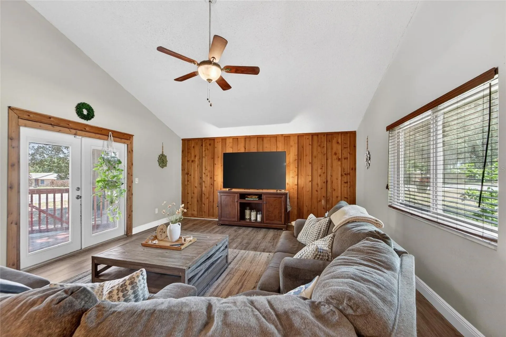 2711 Bellwood Drive Brandon FL 33511