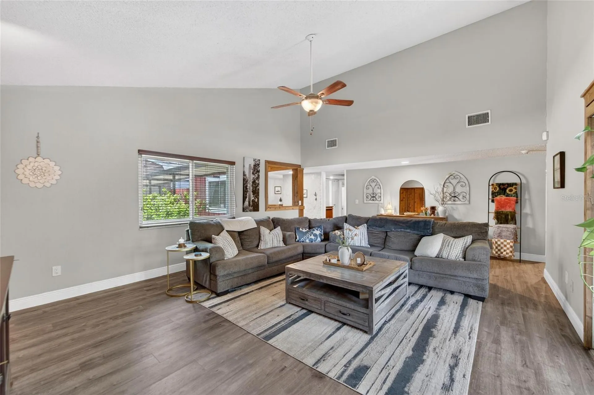 2711 Bellwood Drive Brandon FL 33511