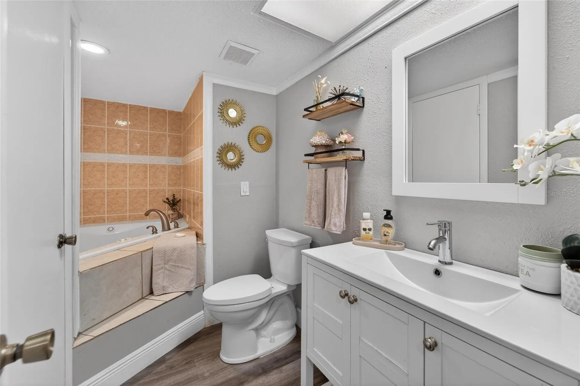 2711 Bellwood Drive Brandon FL 33511
