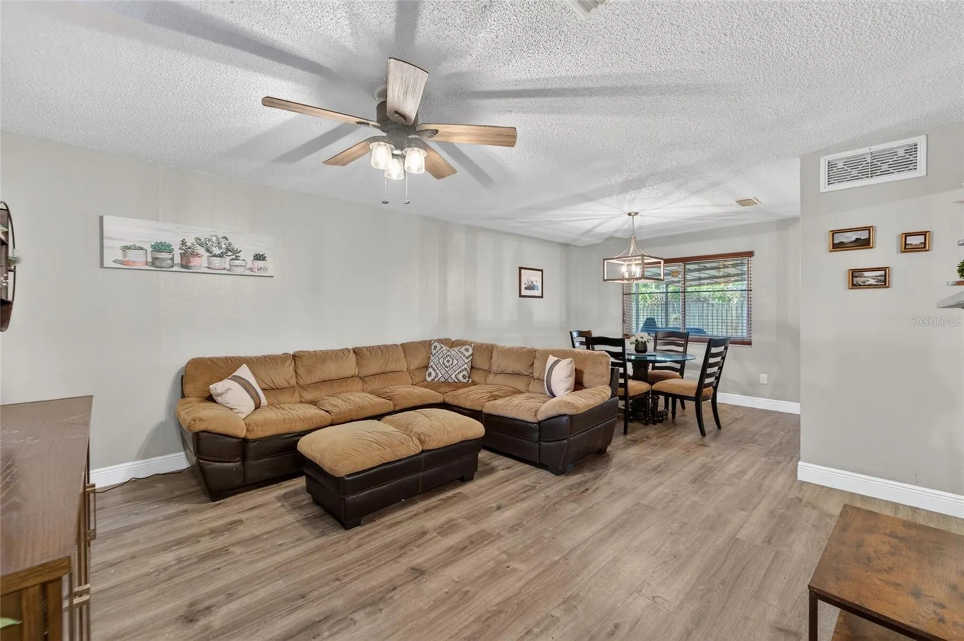 2711 Bellwood Drive Brandon FL 33511