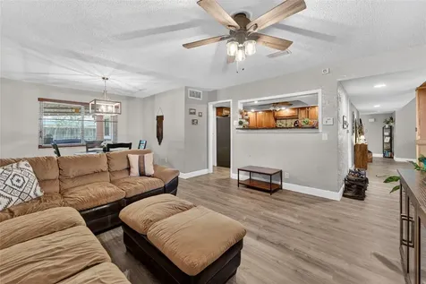 2711 Bellwood Drive Brandon FL 33511