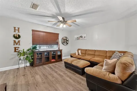 2711 Bellwood Drive Brandon FL 33511